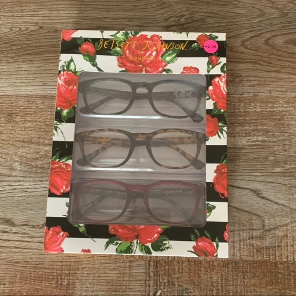 NIB BETSEY JOHNSON READING GLASSES SET